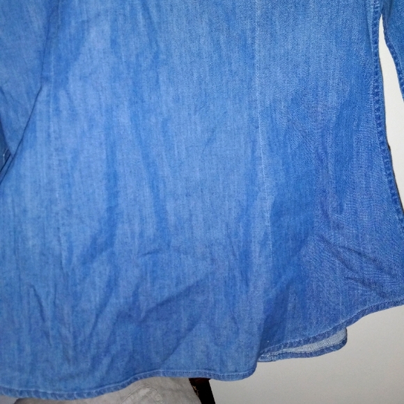 Banana Republic Button Top - Picture 7 of 7